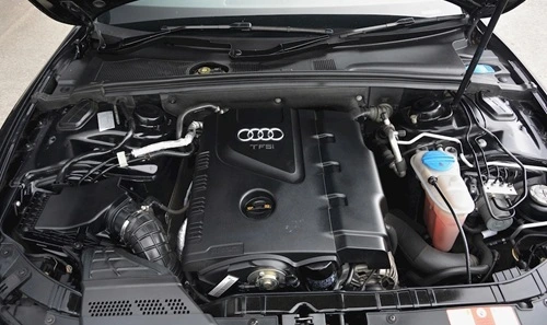 Audi A5 2.0 TFSI -moottori